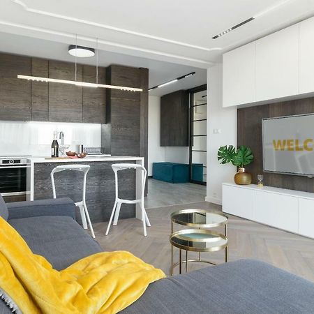 Perfectely Located Stay With Free Parking Познань Экстерьер фото