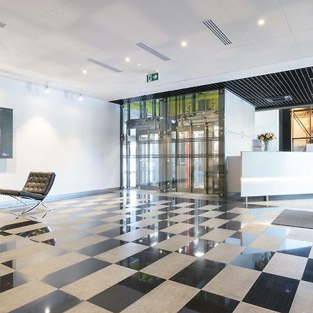 Perfectely Located Stay With Free Parking Познань Экстерьер фото