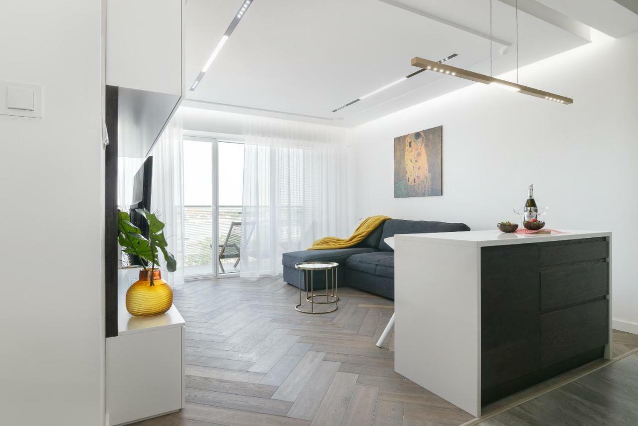 Perfectely Located Stay With Free Parking Познань Экстерьер фото